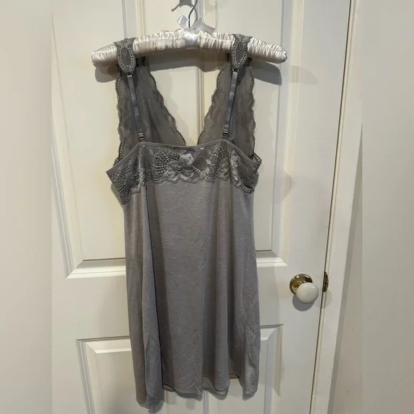 Natori Gray Lace Chemise no tag and never been used - Picture 2 of 7